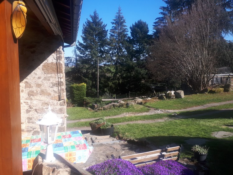 Terrasse gîte la Fournarie chuyer pilat